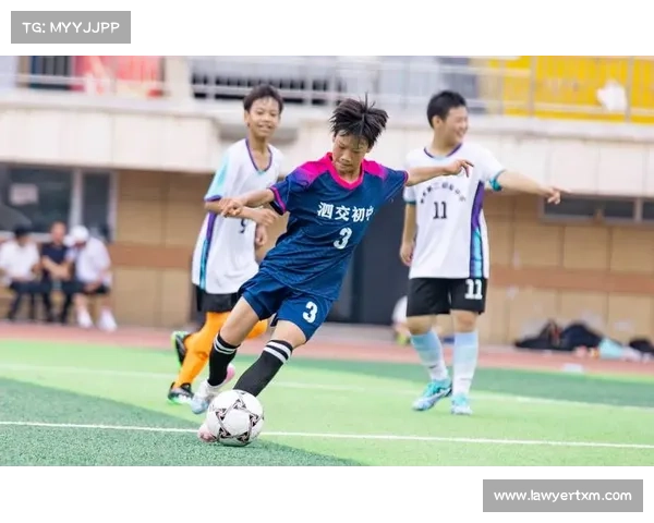 我爱足球 赛事挚爱绿茵，我的足球赛事激情赛场